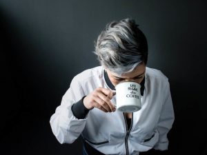 La canitie, l’apparition de cheveux gris ou blanc!
