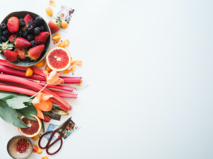 Sélection de fruits et légumes printaniers
