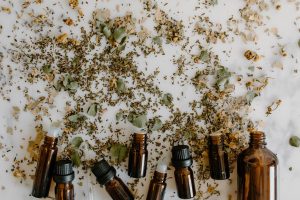 Les huiles essentielles : des remèdes pour soigner ses addictions
